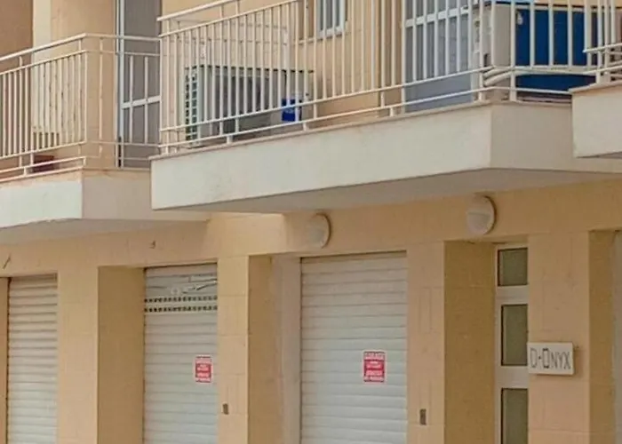 D-Onyx Holiday Lets Apartment *